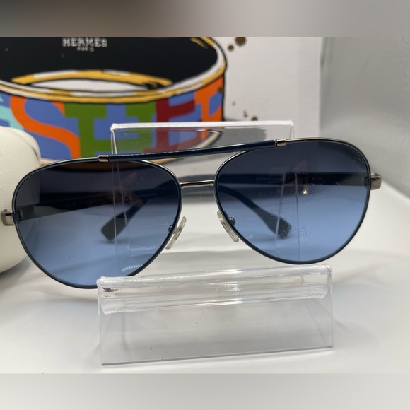 Authentic Dolce & Gabbana Sunglasses - Picture 3 of 17